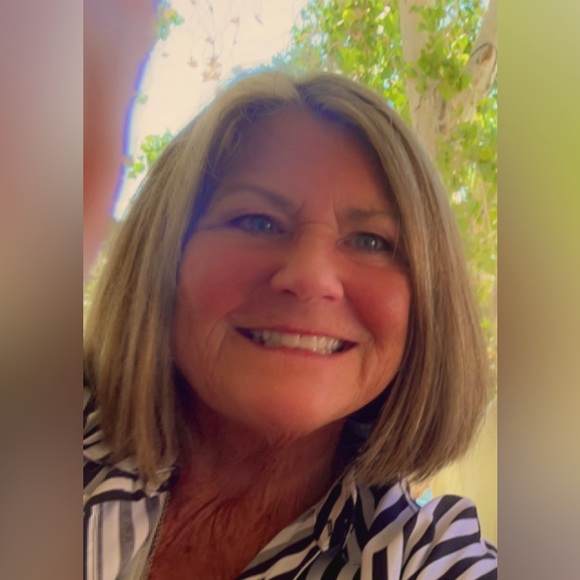 Meet your Posher, Kim - Picture 1 of 1